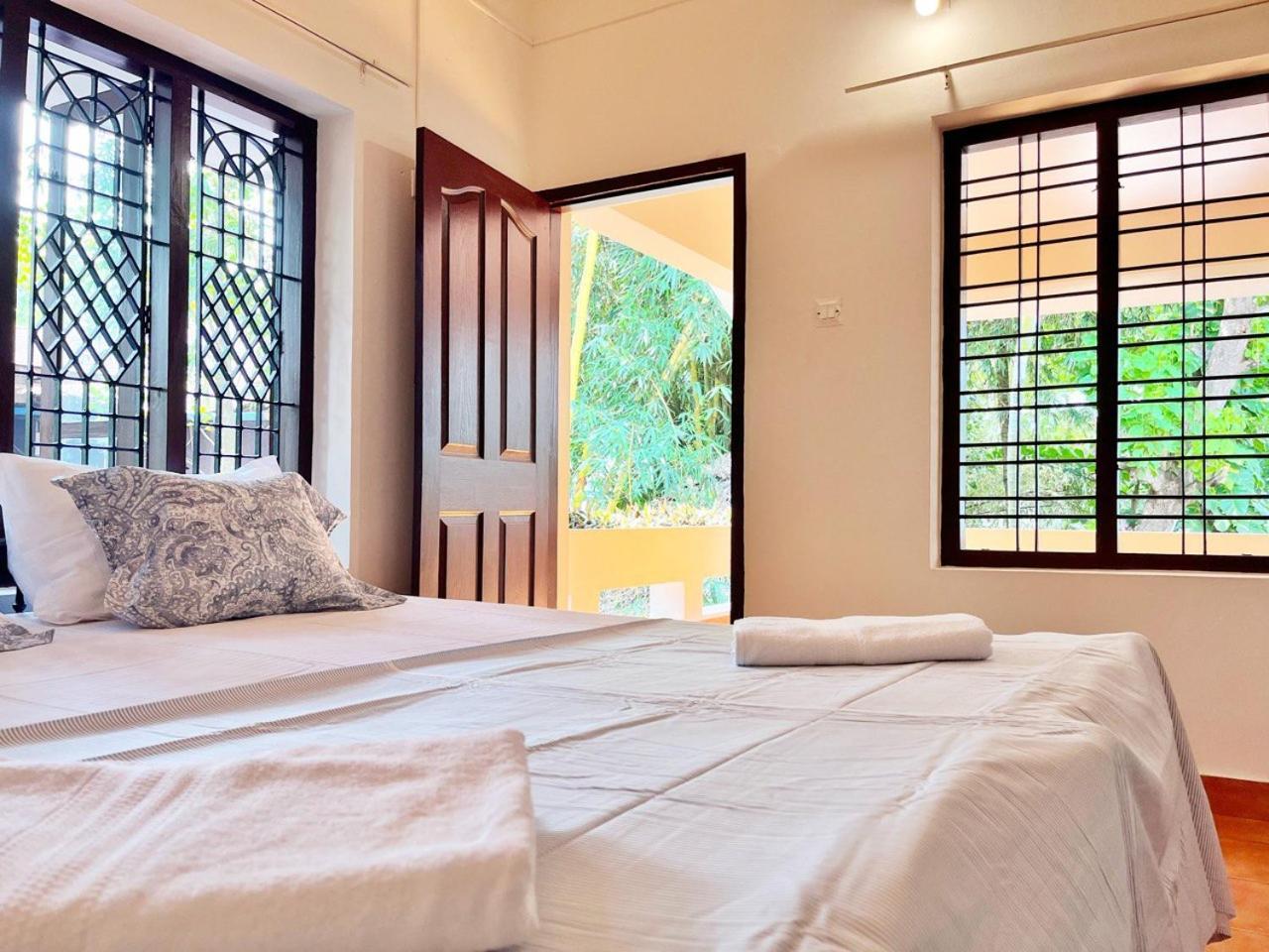 Bava Beach Resort & Retreat Center Varkala Bagian luar foto