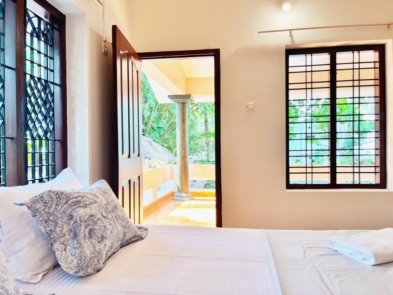 Bava Beach Resort & Retreat Center Varkala Bagian luar foto