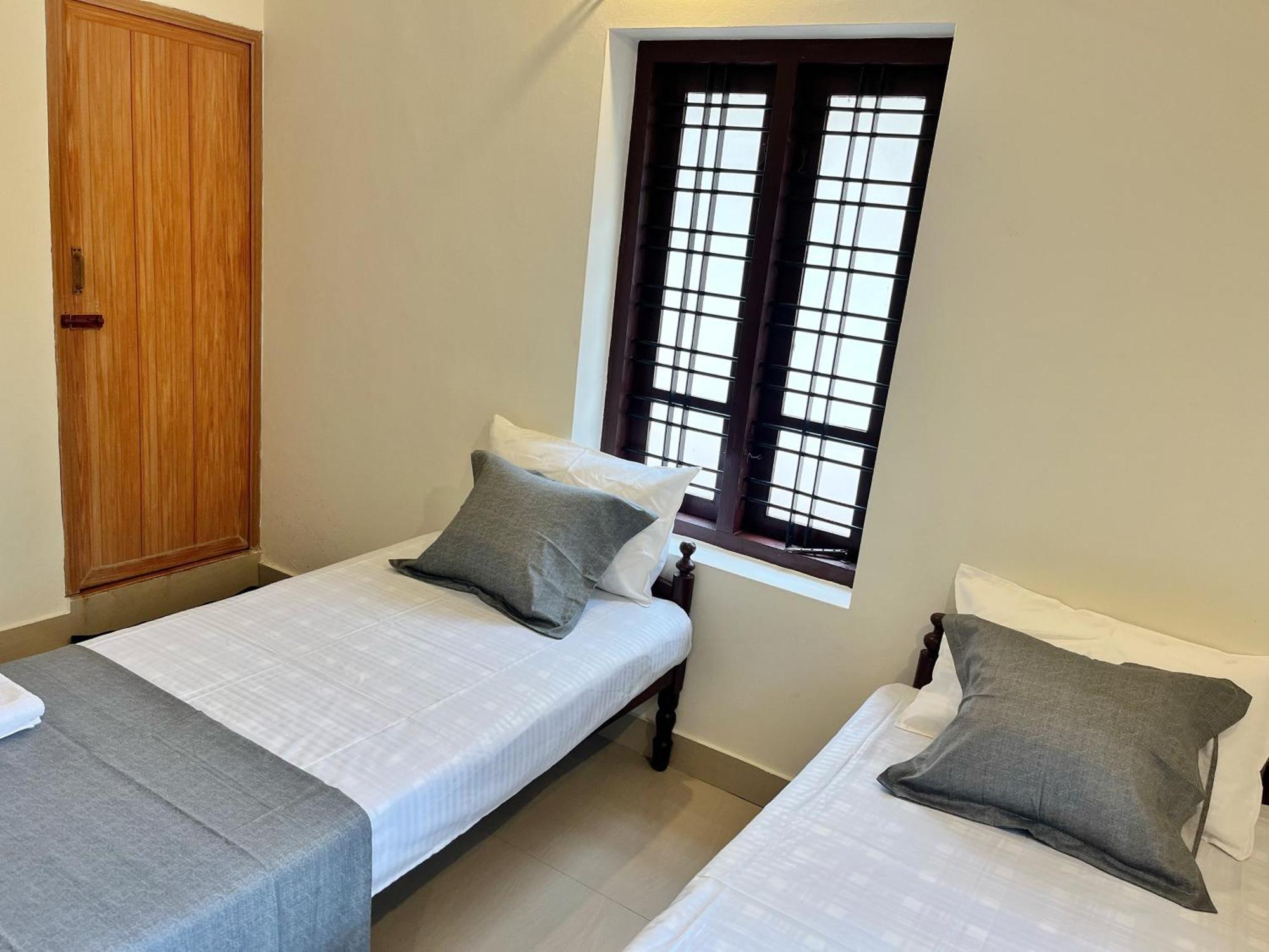 Bava Beach Resort & Retreat Center Varkala Bagian luar foto