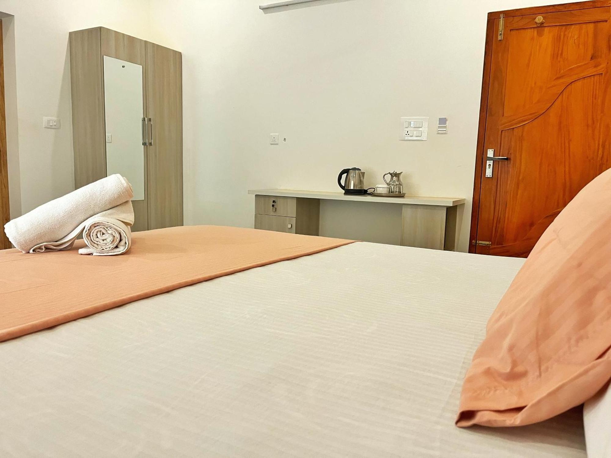 Bava Beach Resort & Retreat Center Varkala Bagian luar foto