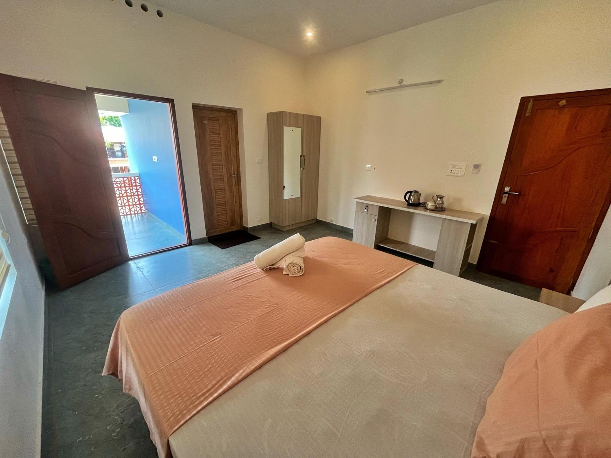 Bava Beach Resort & Retreat Center Varkala Bagian luar foto