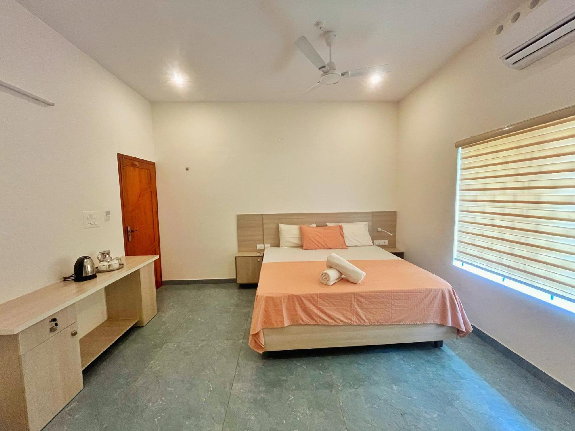 Bava Beach Resort & Retreat Center Varkala Bagian luar foto